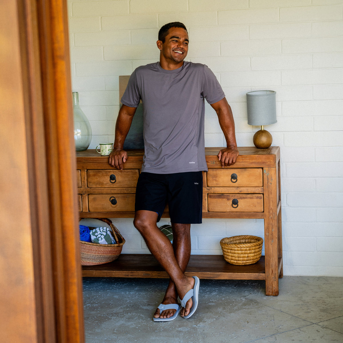 Ahi Kai - Ash / Ash | Men OluKai near me