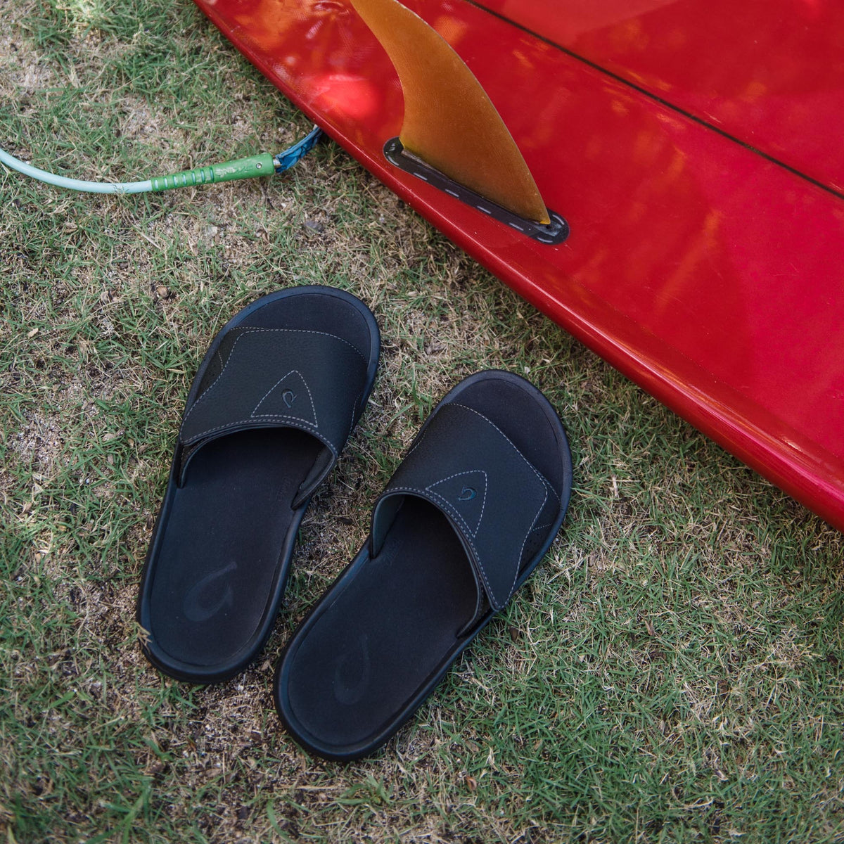 Nalu Slide Men's Beach Slide Sandals - Black | Men OluKai online