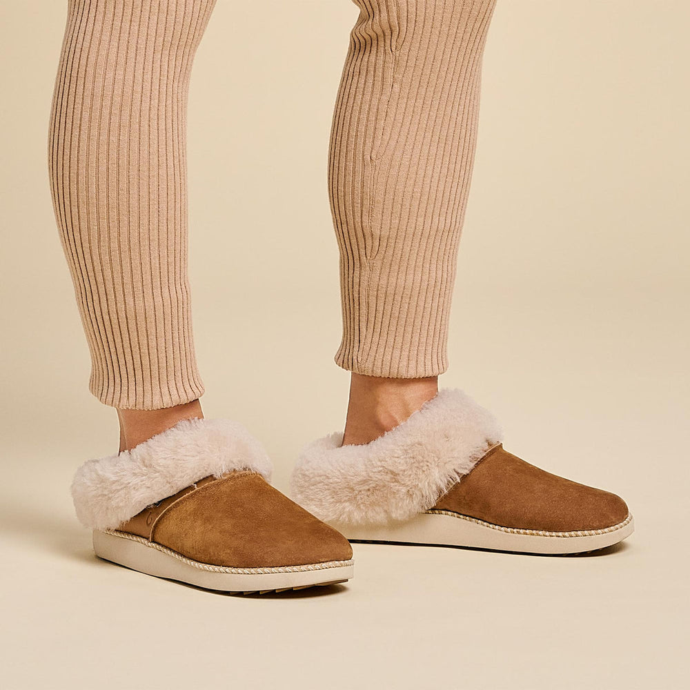 Ku‘i Women‘s Slip-On Slippers - Tan / Bone | Women OluKai for sale