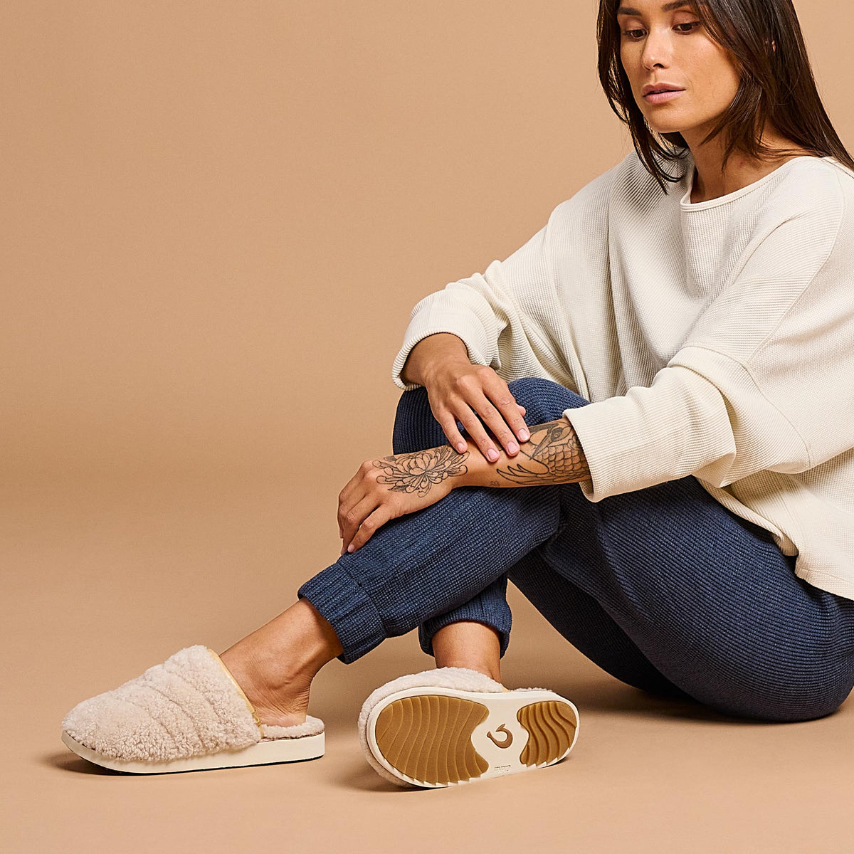 Pūpū Mua Women’s Shearling Mule Slipper - Tapa | Women OluKai near me