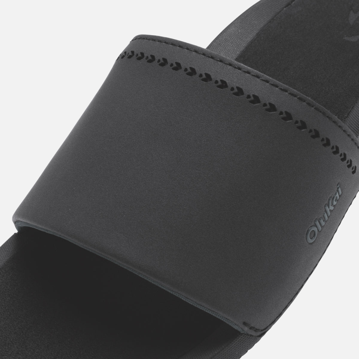 Ulele Slide - Black / Black | Women OluKai sale
